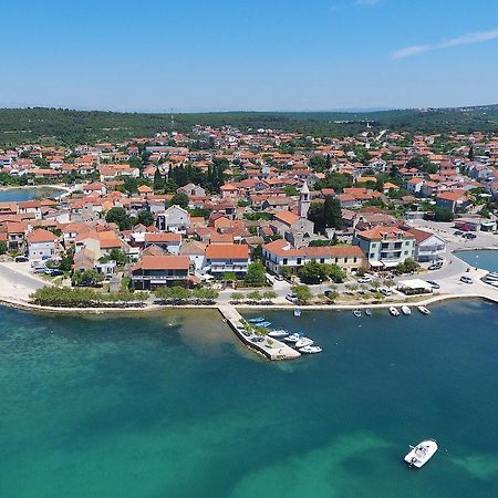 Holiday Home Zemljak Сукошан Экстерьер фото
