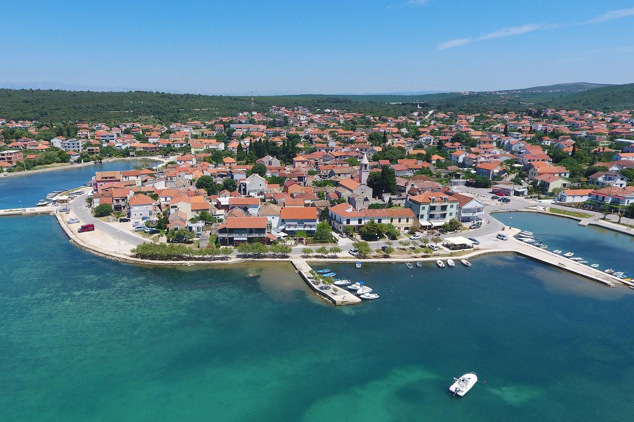 Holiday Home Zemljak Сукошан Экстерьер фото